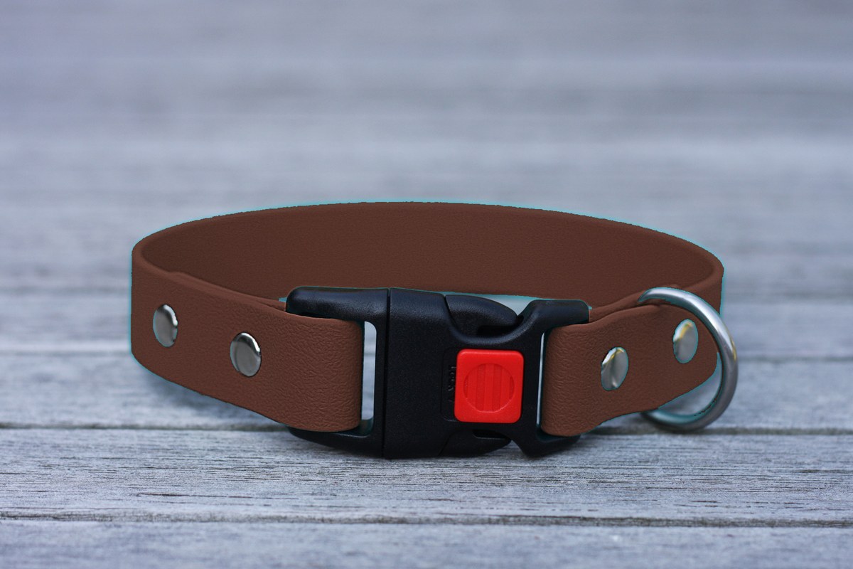 Biothane Halsband 25mm (Clic schwarz) in braun — handgefertigt