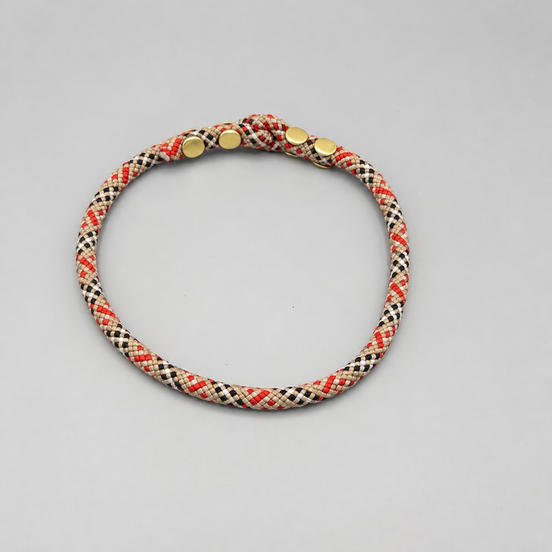 Collar FieldTrial — taupe-rojo — vista trasera — hecho a mano en adorit.be