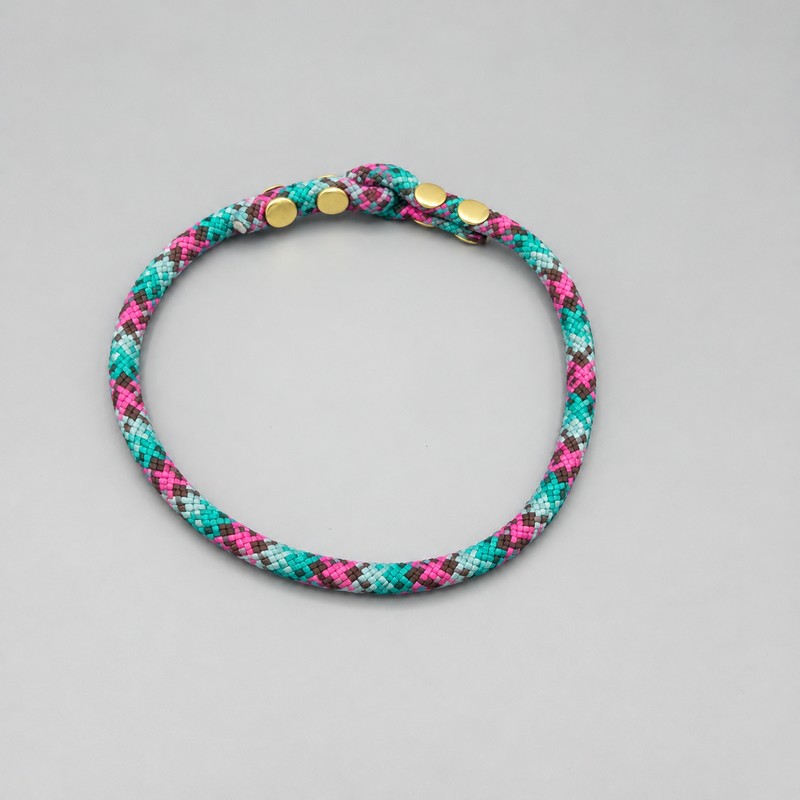 Collar FieldTrial — rosa-turquesa — vista trasera — hecho a mano en adorit.be